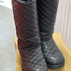 UGGS W Classic Tall Diamonx Quilt Black Women's Boots